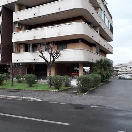 Il Brindisi Di C & C Giardino Di Apartment *